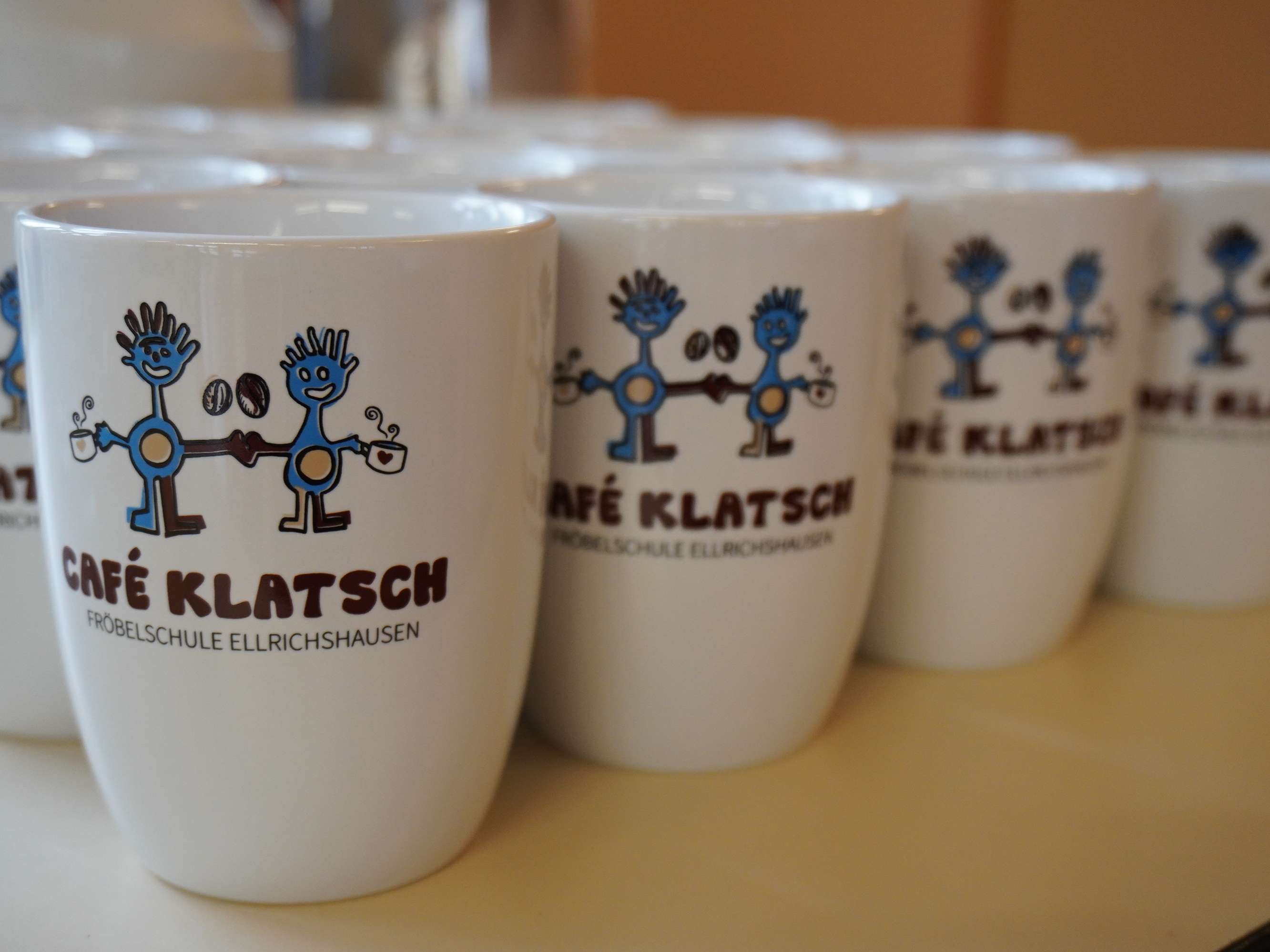  Tassen Café Klatsch - Bild wird beim Klicken vergrößert 