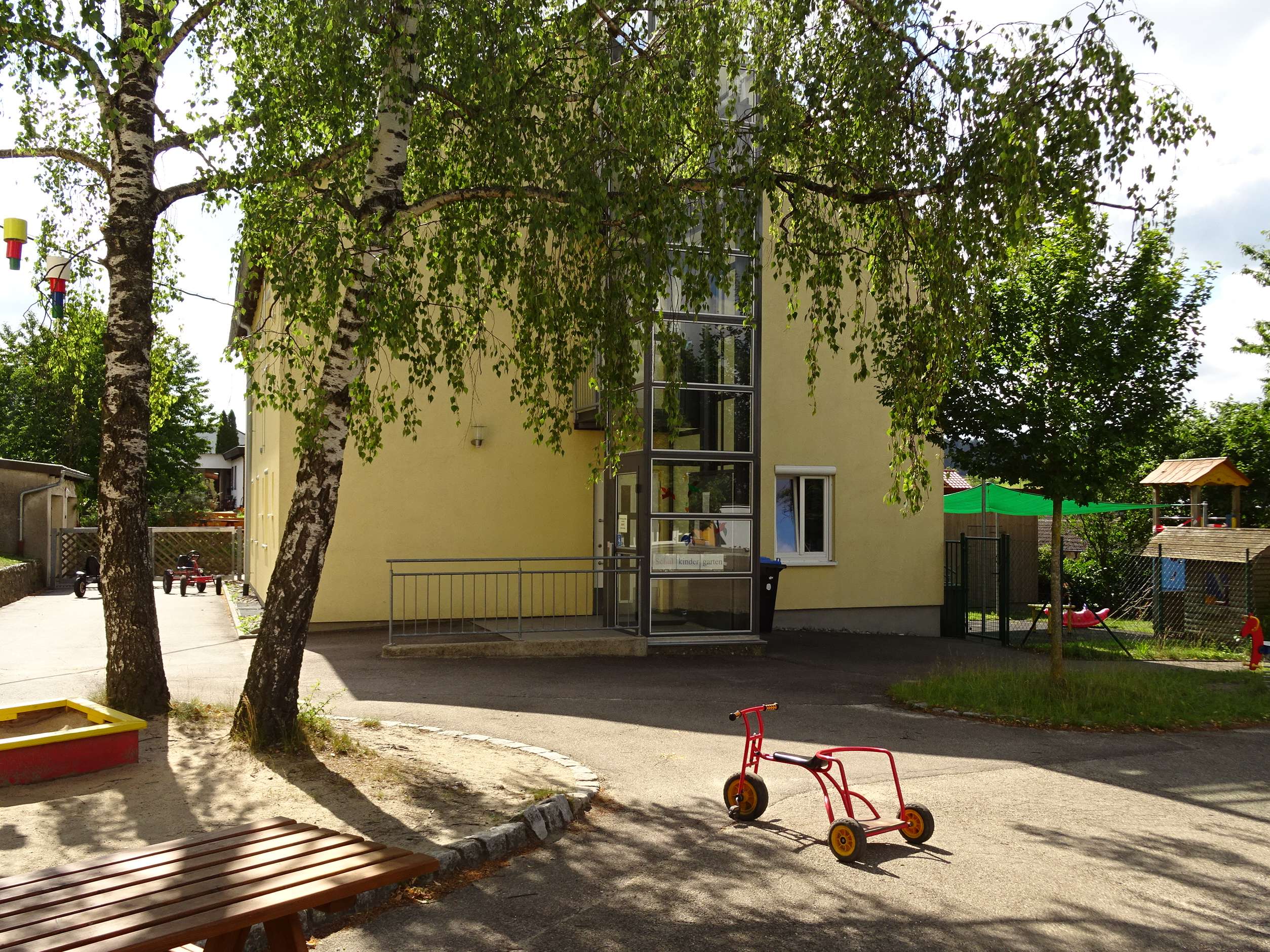  Gebäude des Schulkindergartens - das Bild wird mit Klick vergrößert 
